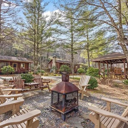 Picturesque Riverside Cabin With Fireplace And Porch Blowing Rock Exteriör bild