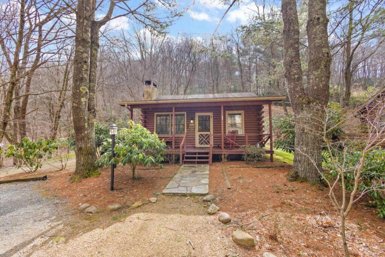 Picturesque Riverside Cabin With Fireplace And Porch Blowing Rock Exteriör bild